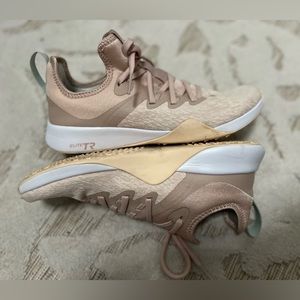 Nike Women's Foundation Elite Training Shoe Beige/Guava Ice- size 7